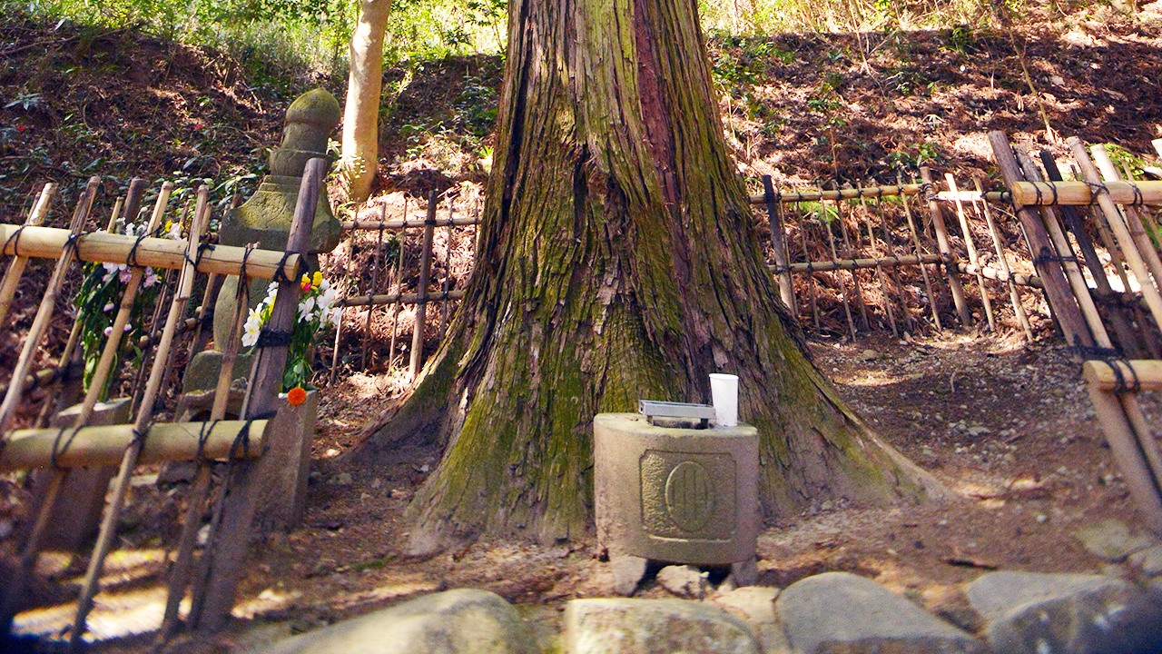初代片倉小十郎の墓